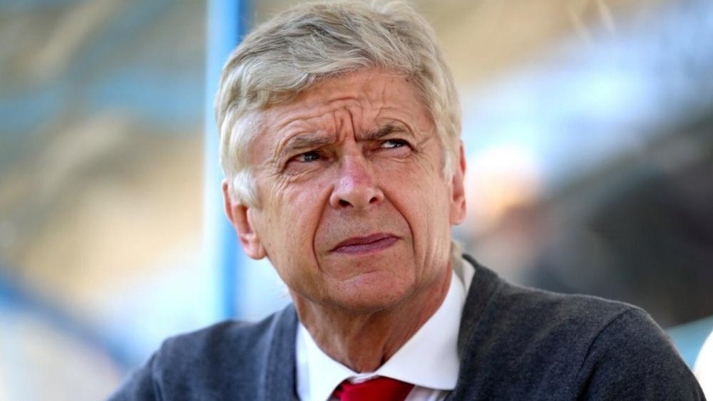 آرسين فينجر قريب للعودة من بوابة نادي رين الفرنسي