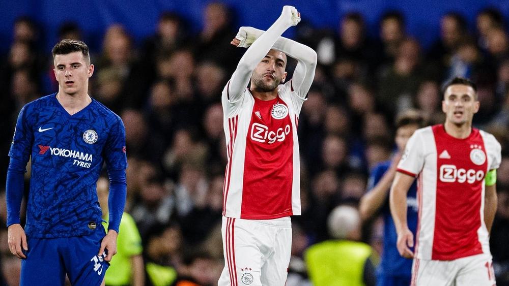 أياكس لتشيلسي: "عليكم أن تؤمنوا بـ'سحر' زياش وستحدث أشياء عظيمة.. تبقت لنا 5 أشهر مع بعض لنستمتع بكل لمسة"