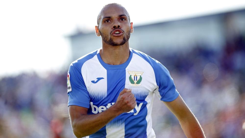 برشلونة يقترب من ضم "برايثوايت" بتفعيل الشرط الجزائي في عقده