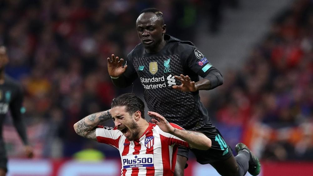 كلوب: "أخرجت ماني خوفا من نيله البطاقة الحمراء.. لاعبو أتلتيكو كانوا يسقطون كلما حاول ساديو التنفس!"