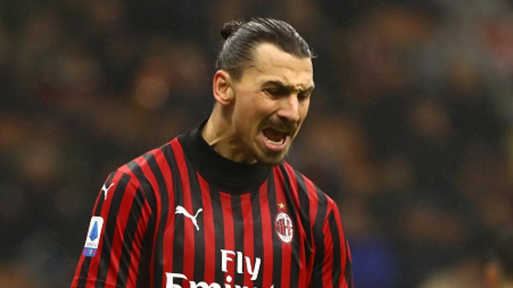 زلاتان اشتبك مع زميله "باكيتا" بعد انتهاء مباراة ميلان وتورينو