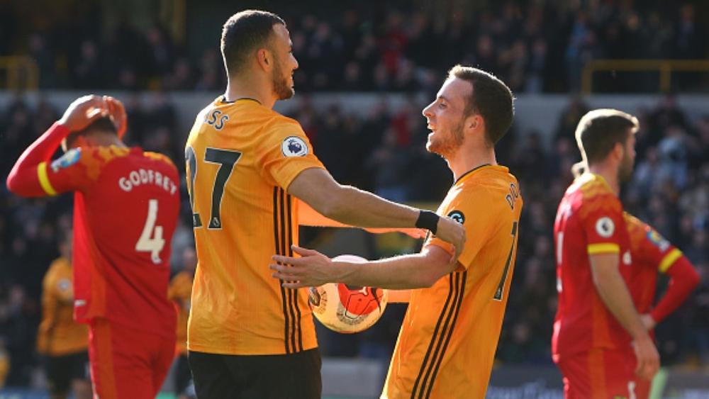 سايس يصنع "هدفًا" من ثلاثية وولفرهامبتون ضد نوريتش سيتي