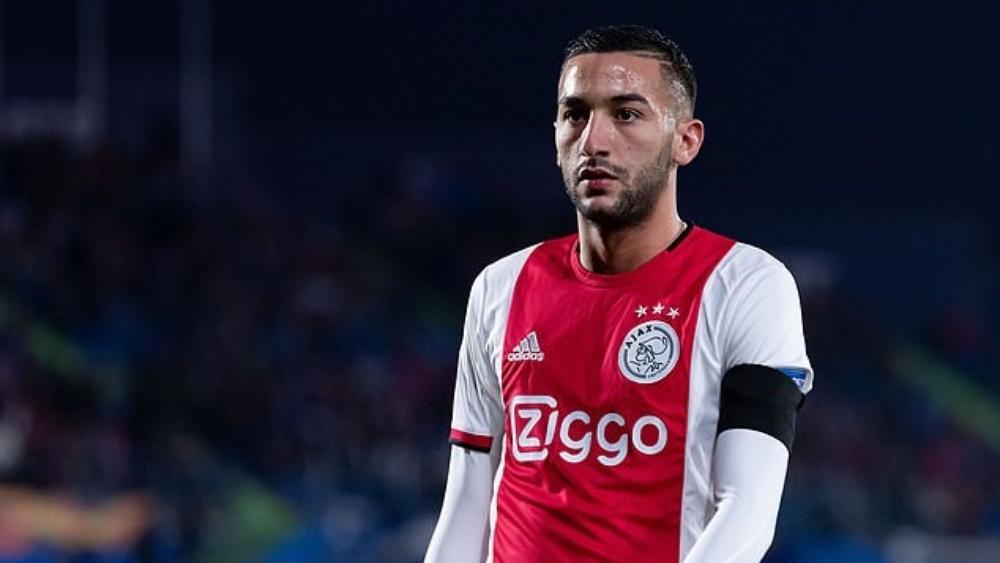 صحيفة "ديلي ميل" البريطانية: "زياش اقترح على تشيلسي التعاقد مع أحد زملائه في أياكس"