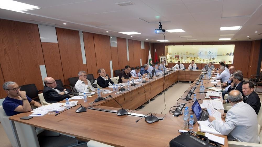 الجامعة تدرس الانسحاب من المشاركة في "الشان" و إمكانية تعليق المنافسات الكروية في البلاد بسبب "كورونا"