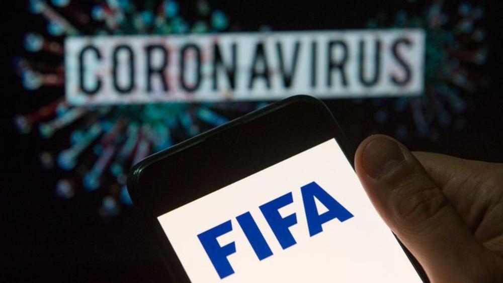الفيفا يحدد مصير عقود اللاعبين والمدربين في "أزمة كورونا"