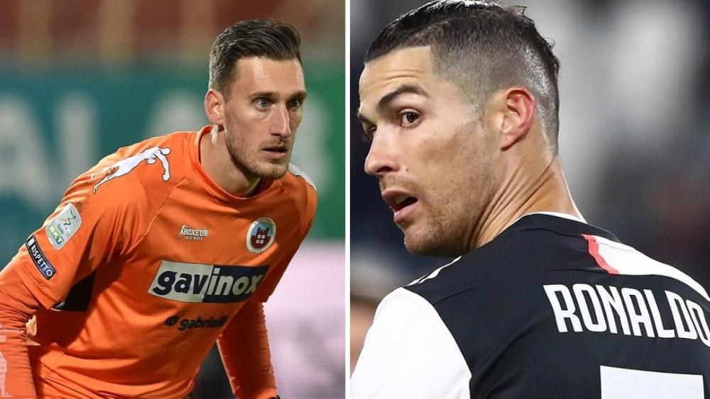 حارس إيطالي: "لسنا مثل كريستيانو لتخصموا من رواتبنا.. نحن يأتي المالك ويقرع علينا الباب للمطالبة بإيجار المنزل"