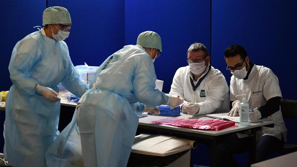 فرنسا تَعد الأطر الصحية بمكافآت تتراوح ما بين 500 و1500 يورو تثميناً لمجهوداتهم في مواجهة فيروس "كورونا"