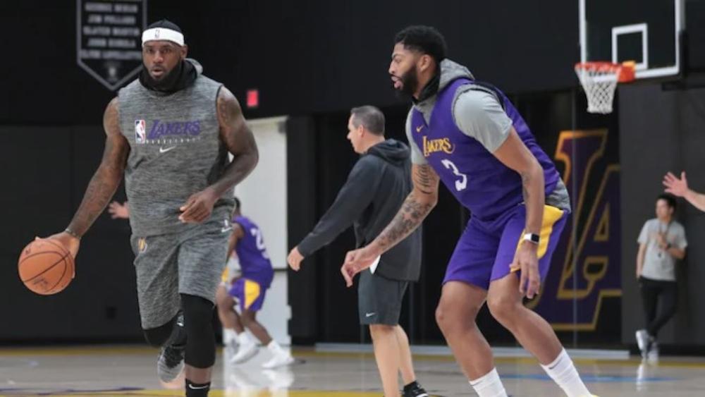 فتح الباب أمام استئناف التدريبات في الدوري الأمريكي لكرة السلة
