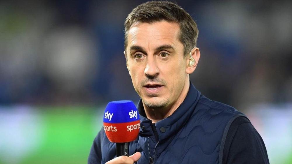 جاري نيفيل: "يمكنكم أخذ اللاعبين والتلفزيون والصحافة إلى خارج إنجلترا لاستكمال البريمييرليج"