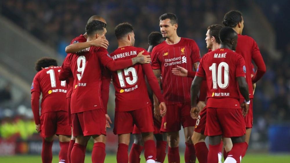 أحد لاعبي ليفربول الإنجليزي "إختار عدم الكشف عن هويته" يشتري "200 كيس طعام" لتوزيعها على المحتاجين في أحياء المدينة