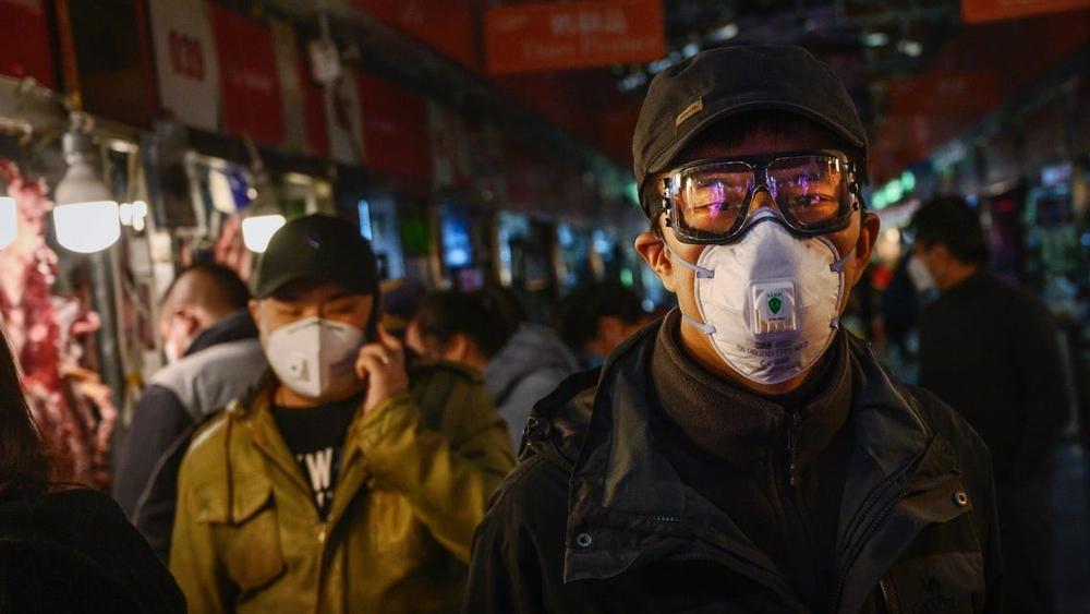 كورونا يعاود الظهور في بؤرته بالصين بـ"قفزة" في عدد الإصابات