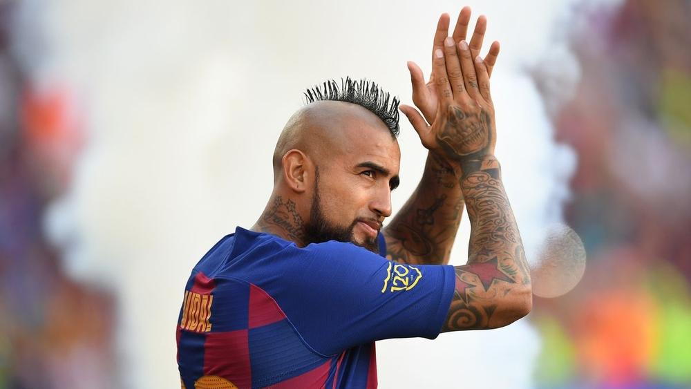 الإنتر يرسل عرضه الأول لضم فيدال من برشلونة