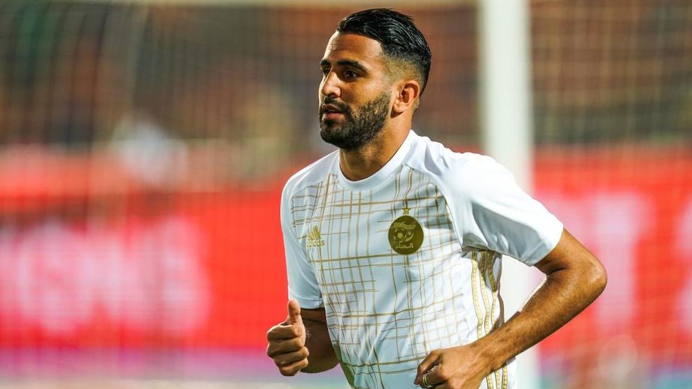 رياض محرز يثير ضجة بسبب تصريحات في "بث مباشر" قال فيها: "نعلم أن الجالية المغربية في فرنسا لا تشجعنا"..!