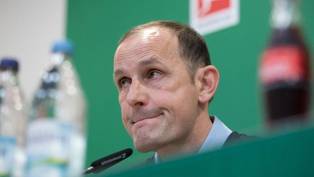 إيقاف مدرب أوغسبورغ بعد "خرقه" الحجر الصحي وخروجه لشراء معجون أسنان!