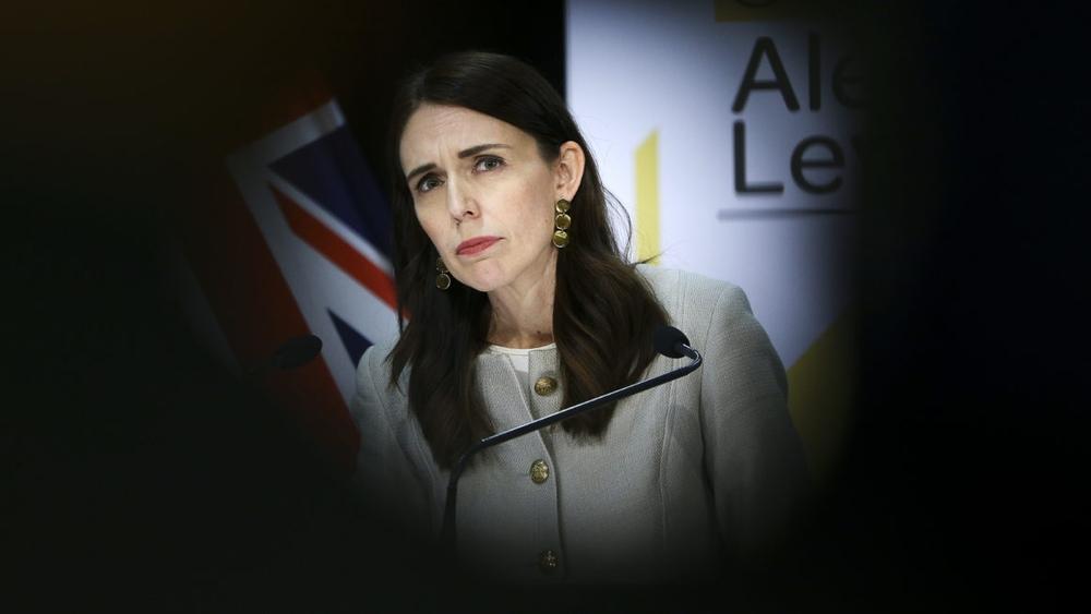 بعد قرار فتح المقاهي والمطاعم.. رئيسة وزراء نيوزيلندا تُمنع من دخول مطعم "ممتلئ" بسبب قواعد التباعد الاجتماعي