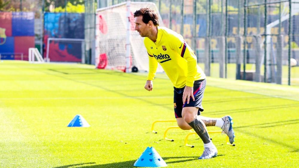 بدء التدريبات الجماعية في إسبانيا.. ونادي بلد الوليد يرفض استخدام غرف تغيير الملابس