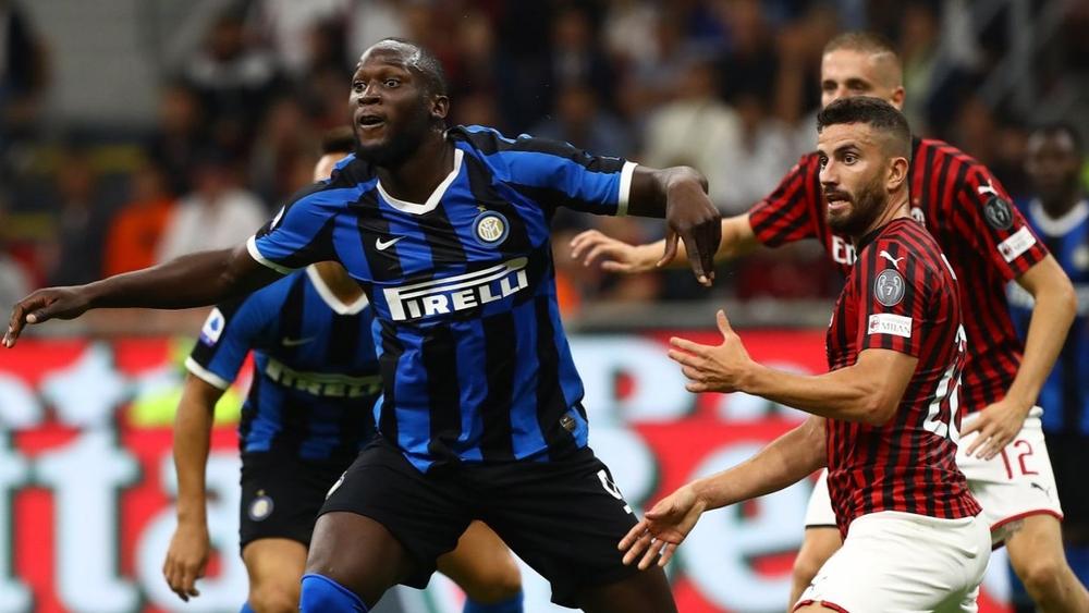 وزير الرياضة الإيطالي يؤكد استئناف منافسات "الكالتشيو" في 13 أو 20 من يونيو المقبل