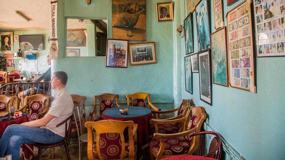 أرباب المقاهي والمطاعم: "لا استئناف لنشاطنا قبل مُجالسة الحكومة لنا وإنصاتها لمطالبنا"