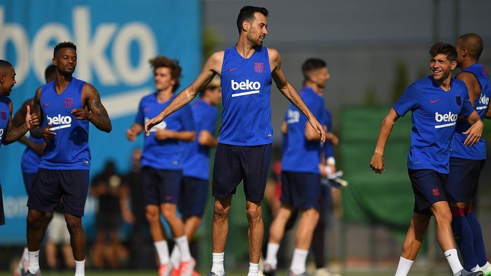 خمسة لاعبين ومدربين من برشلونة كانوا مصابين بفيروس كورونا