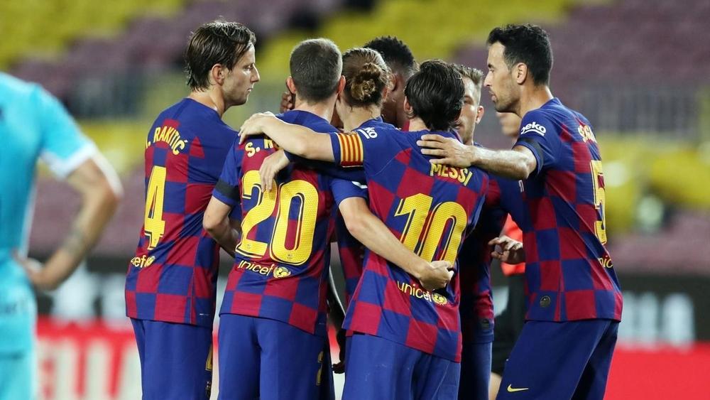 برشلونة يلاقي إشبيلية في مهمة "الاقتراب من التتويج"