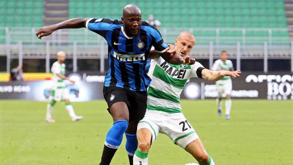 في مباراة "مجنونة".. ساسولو يخطف تعادلا "مثيرا" من الإنتر