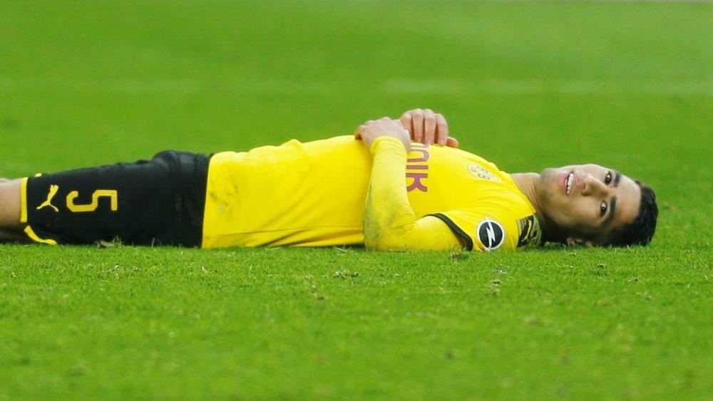 المدير الرياضي لدورتموند يعترف بـ"رحيل" حكيمي رغم تأكيده على "رغبة ريال مدريد في بيعه"