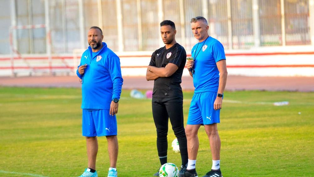 بسبب مباراة الرجاء..إدراة الزمالك تؤجل باتفاق مع كارتيرون الحسم في لائحة المغادرين