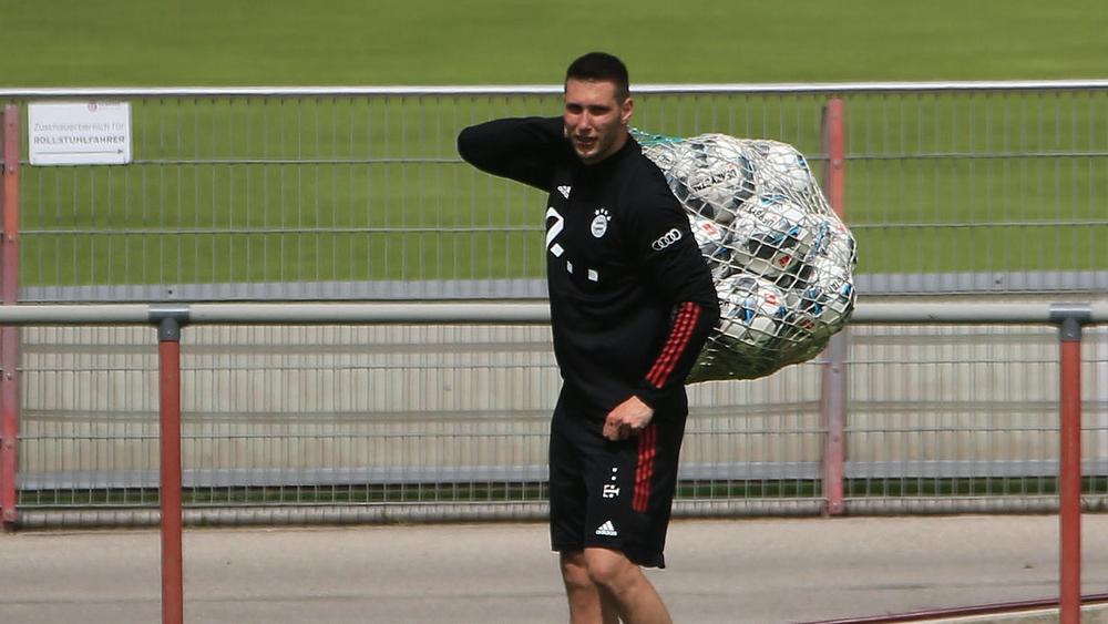 فليك يعلن عودة مدافع بايرن ميونيخ زوله بعد 11 شهرا من الغياب بسبب الإصابة!