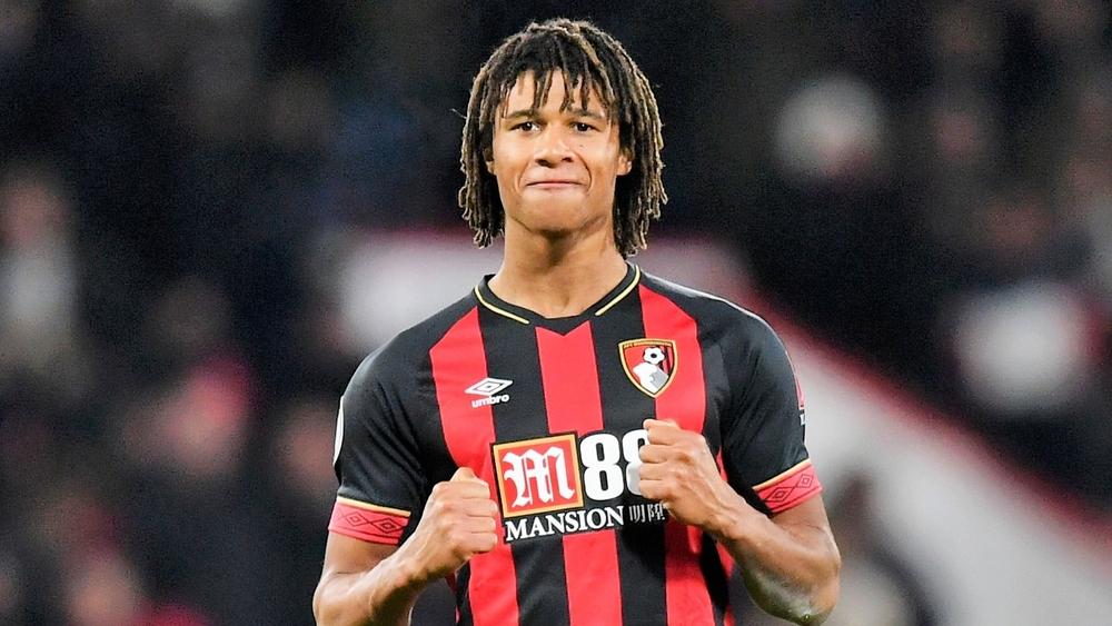 مانشستر سيتي يتفق مع بورنموث على ضم المدافع أكي