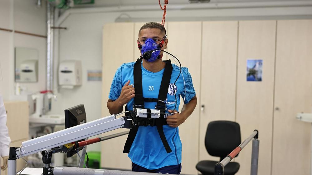 حارث ومزراوي ولبيض يستهلون استعدادتهم للموسم الجديد .. وسفيان أمرابط يُنهي رحلته اليوم مع هيلاس فيرونا