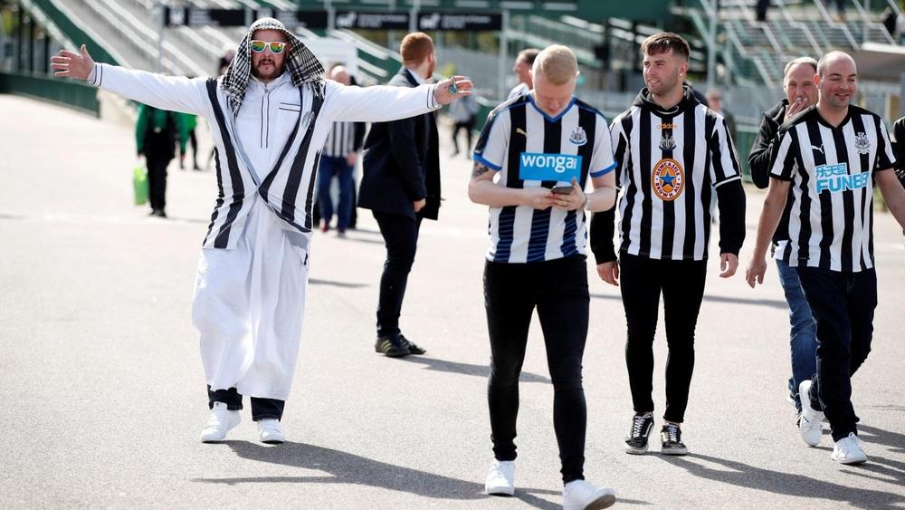 جماهير نيوكاسل تطالب بـ"فتح تحقيق" بعد "انسحاب" السعودية من صفقة "شراء" النادي