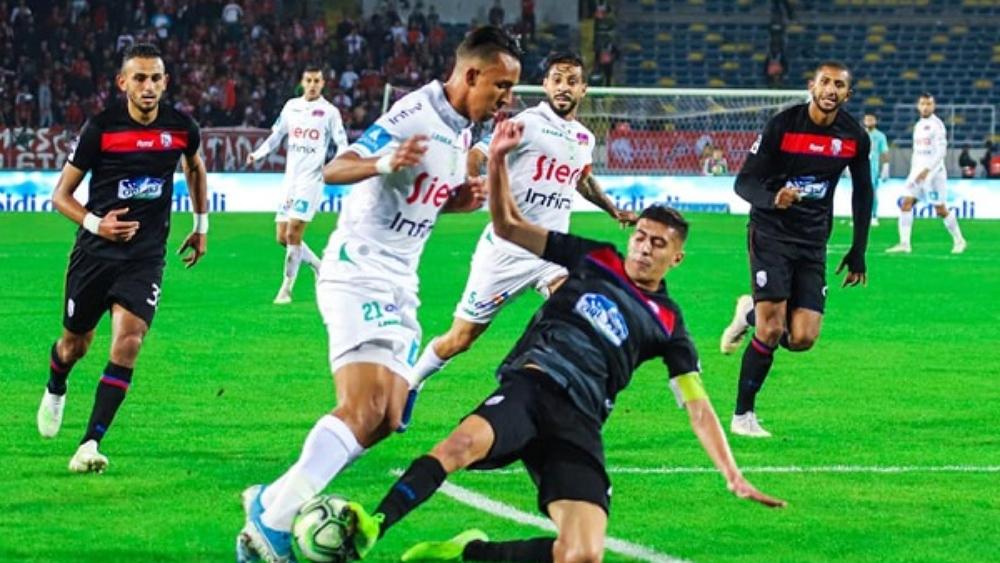 الكشف عن الطاقم التحكيمي لمباراة م.التطواني و الرجاء بُعيْدَ رصد حالتي إصابة بـ"كورونا" في "الماط"