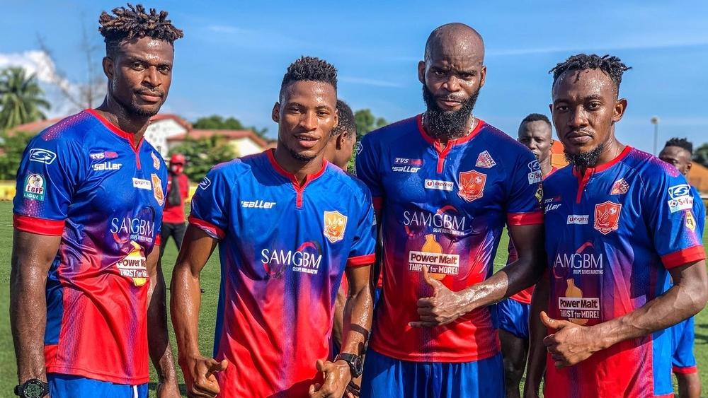 رئيس حوريا كوناكري يحفز لاعبيه بمكافأة "5000 دولار" للعودة بكأس الكونفدرالية من المغرب