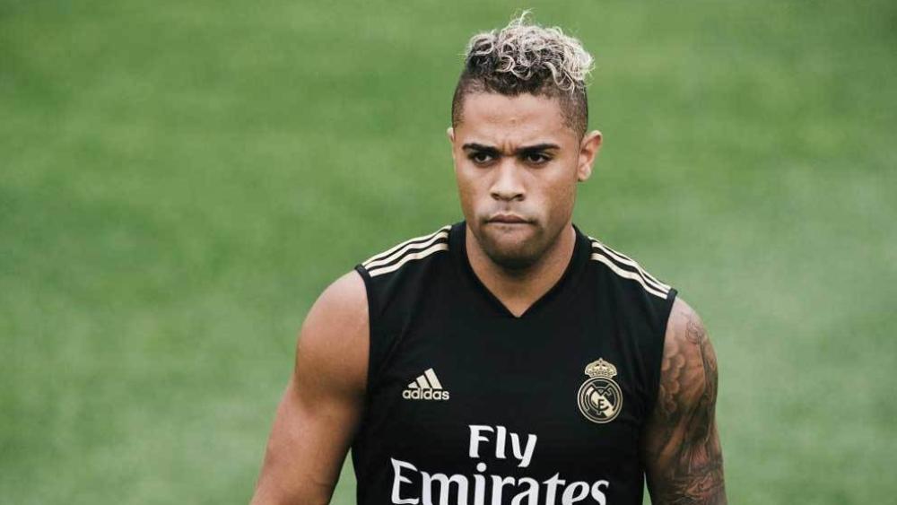 مهاجم ريال مدريد "ماريانو" يتعافى من فيروس كورونا