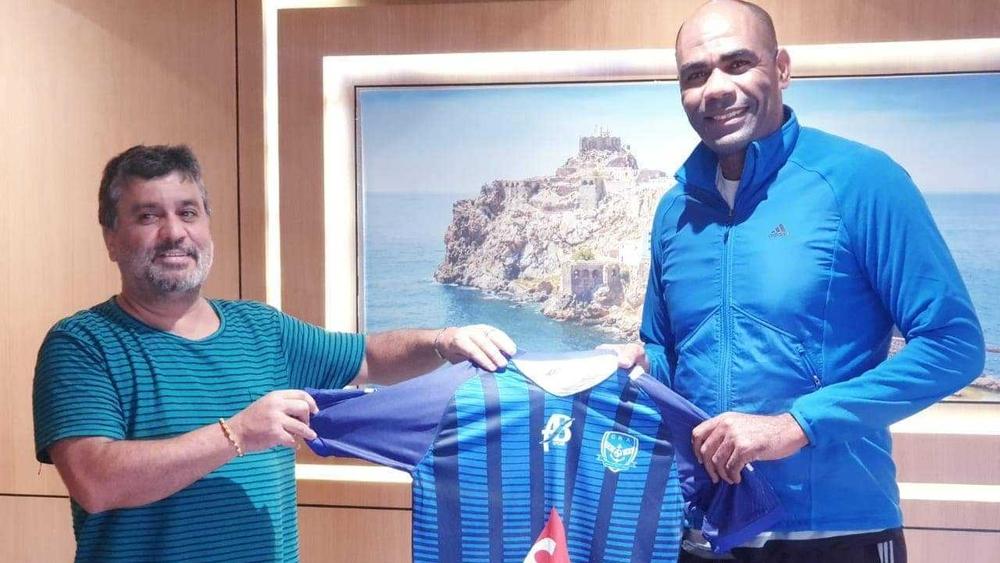 تعيين خالد فوهامي مدربا جديدا لشباب الريف الحسيمي خلفا لسعيد زكري