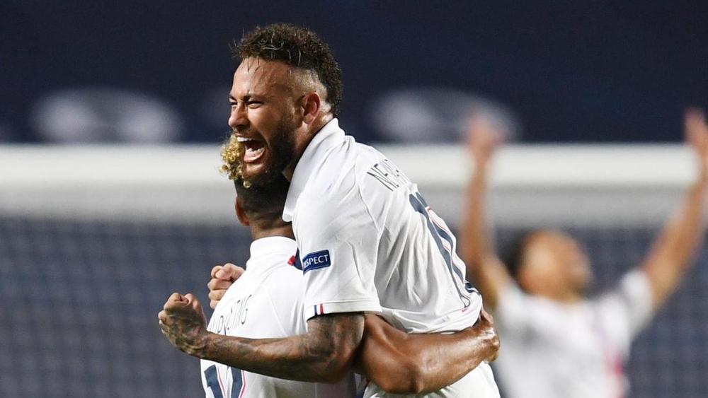 منذ 2008.. نيمار أول لاعب بعد ميسي يقوم بـ16 مراوغة في مباراة واحدة بدوري الأبطال