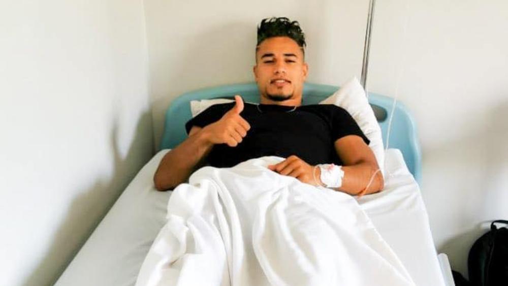 الطيبي بوخريص يجري عملية جراحية ناجحة على مستوى الغضروف