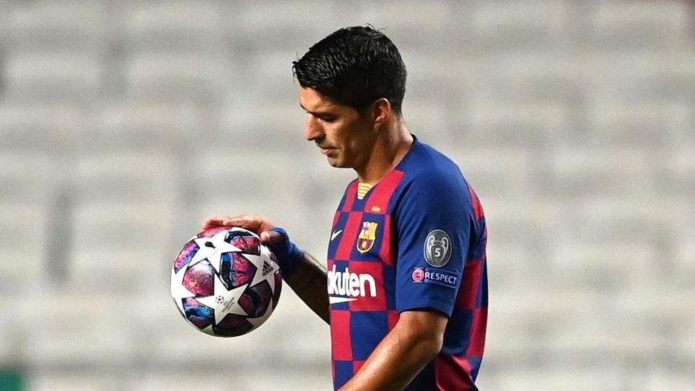 سواريز ينتقد إدارة برشلونة ويضرب المثل بنجوم ريال مدريد