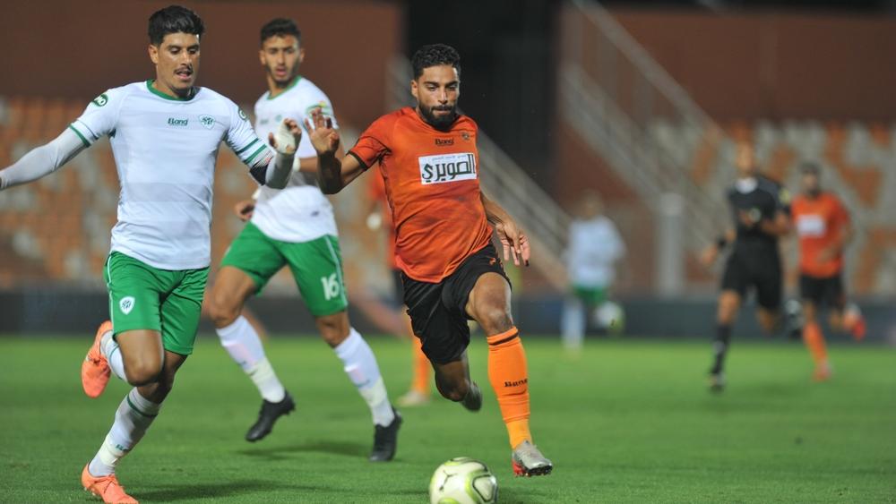 مولودية وجدة يستعيد حارسه بوجاد في لقاء الجيش الملكي ويعاني من "غيابات أخرى"