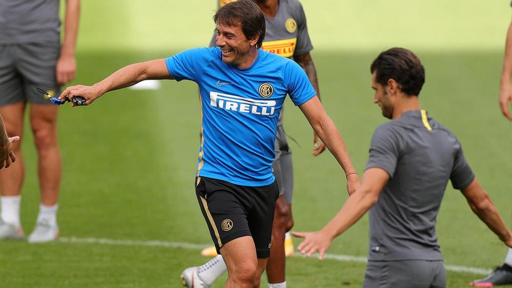 رسميا: إدارة الإنتر تجدد ثقتها في كونتي لقيادة الفريق في الموسم المقبل