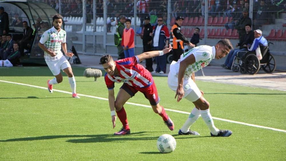 العصبة تؤخِّر مباراة الدفاع الجديدي والمغرب التطواني بساعتيْن وتُبرمجها في الـ8 مساءً