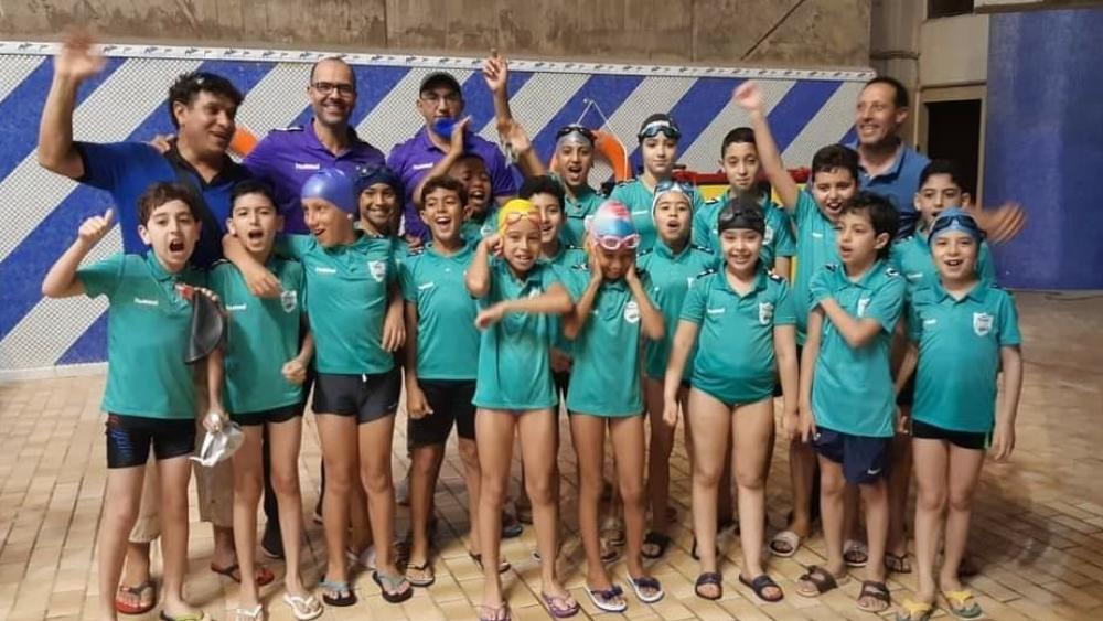 من له المصلحة في "فرملة" تألق السباحة الجديدية؟ برزوق يحتضن النادي ويفتح أبوابه أمام ممارسيه في ظل إغلاق المسابح بسبب "كورونا"