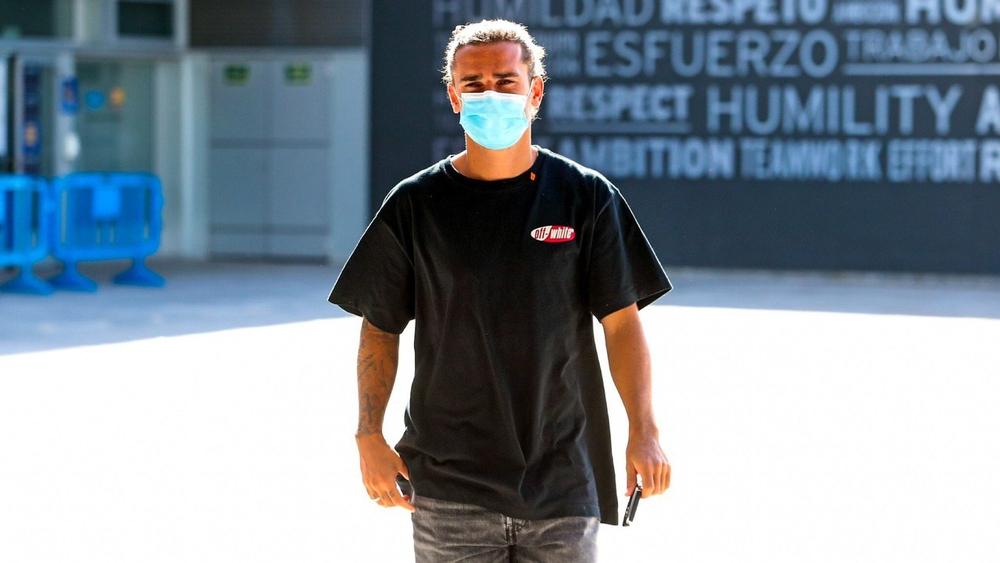 ميسي و5 لاعبين آخرين لم يحضروا لإجراء اختبارات "كورونا"