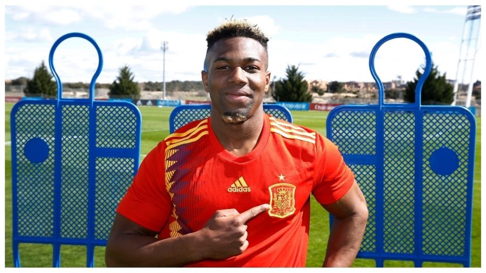 فيروس كورونا يحرم أداما تراوري من ظهوره الأول مع إسبانيا