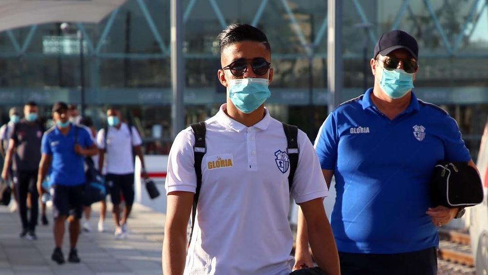 اتحاد طنجة يستعد للتوجه من مقر الإقامة في البيضاء صوب خريبكة.. "فارس البوغاز" ينفي لـ"البطولة" توصله بقرار التأجيل!