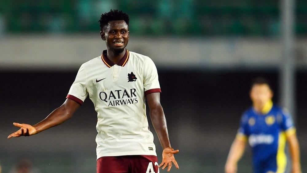 خطأ إداري يكلف روما خسارة نقطة مواجهة فيرونا عن الجولة الأولى.. الفريق اعتُبر منهزما بـ(3 ـ 0)!