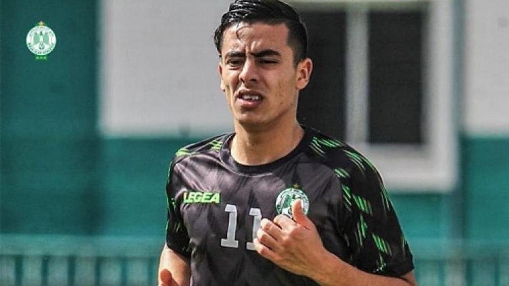 جبرون يتخلف عن "رحلة وجدة".. اللاعب أخبر الطاقم الطبي للرجاء بشعوره بآلام على مستوى الفخذ في آخر لحظة