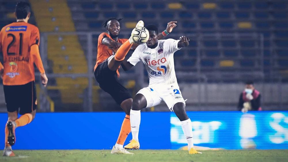 أنيس محفوظ لـ"البطولة": "لا بد من محاسبة كل من تبثت مسؤوليته.. لا يعقل أن ينتظر الحكم وفاة أحد لاعبينا لإشهار البطاقة الحمراء!"