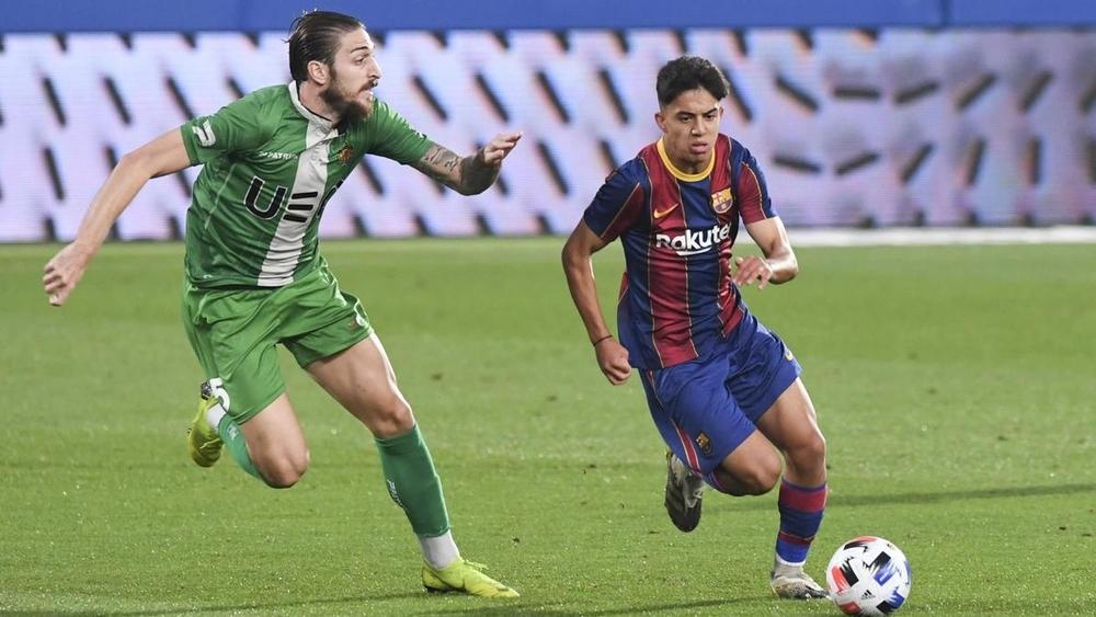 بعد ظهوره مع برشلونة "ب".. صحيفة "سبورت" تشيد بالمغربي إلياس أخوماش (16 سنة) وتدعوه للسير على خطى أنسو فاتي