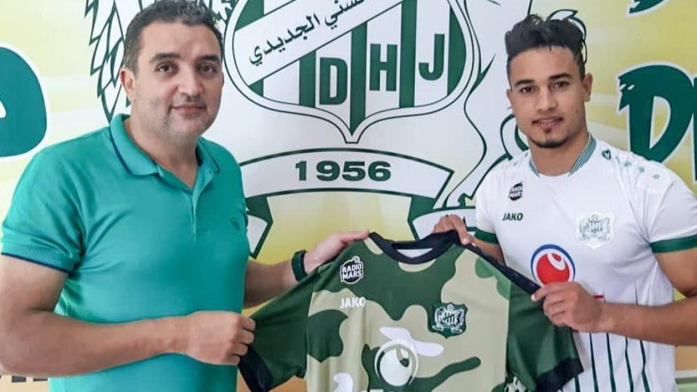 الدفاع الحسني الجديدي يعلن عن تجديد عقود 3 لاعبين أساسيين